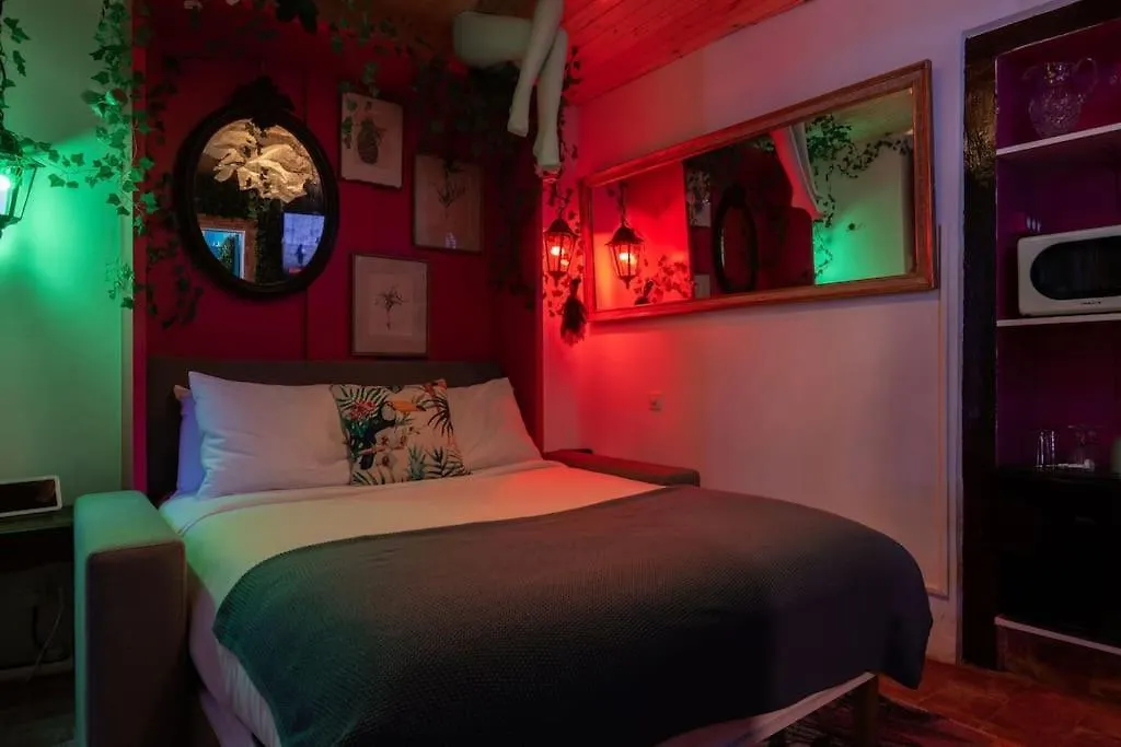 Unique Tiny Smart Home With Private Garden, Jacuzzi, Ps5, Cinema Projector - Sintra Wow Portugalia