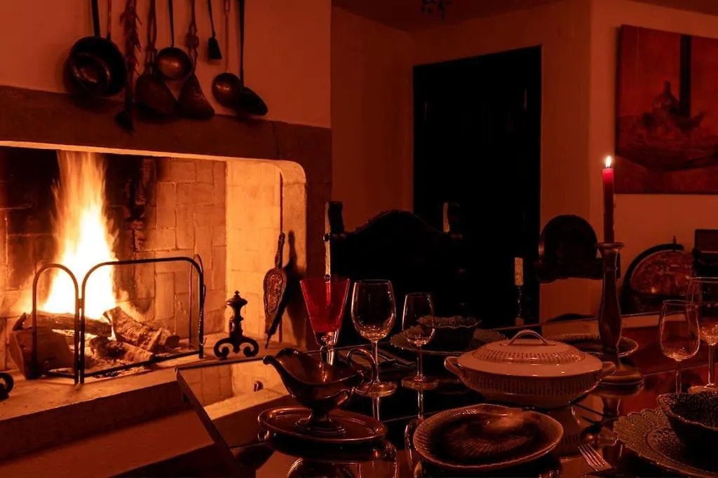 Dom wakacyjny Unique Tiny Smart Home With Private Garden, Jacuzzi, Ps5, Cinema Projector - Sintra Wow