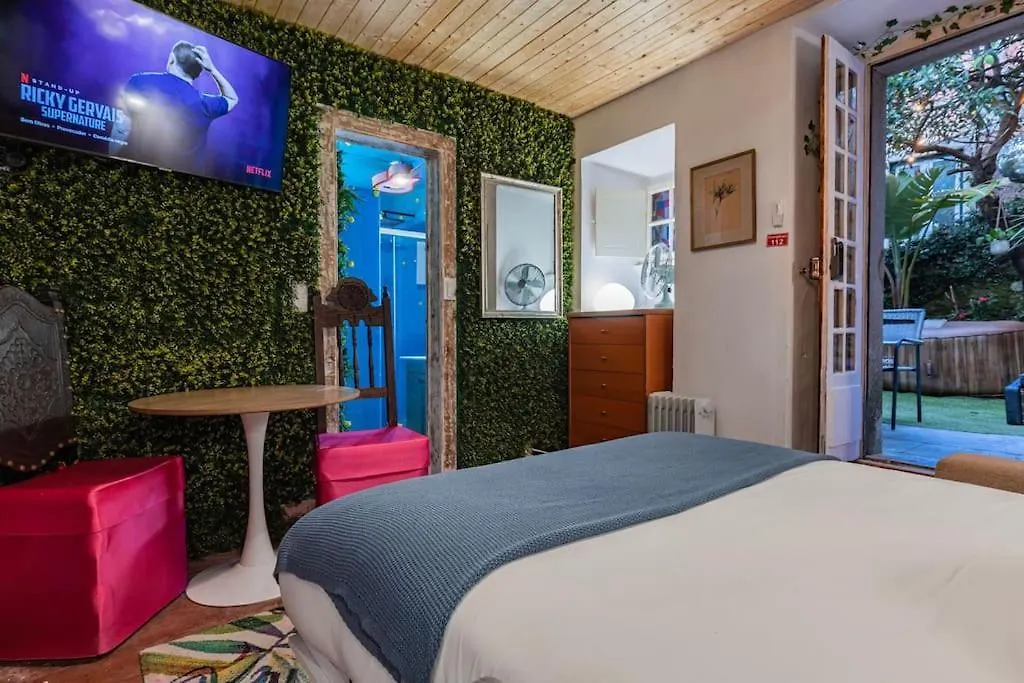 Dom wakacyjny Unique Tiny Smart Home With Private Garden, Jacuzzi, Ps5, Cinema Projector - Sintra Wow Portugalia